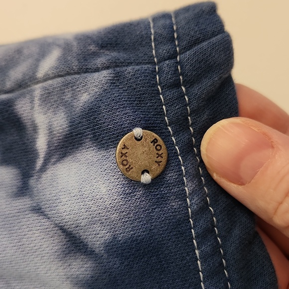 Roxy shorts - Picture 2 of 7